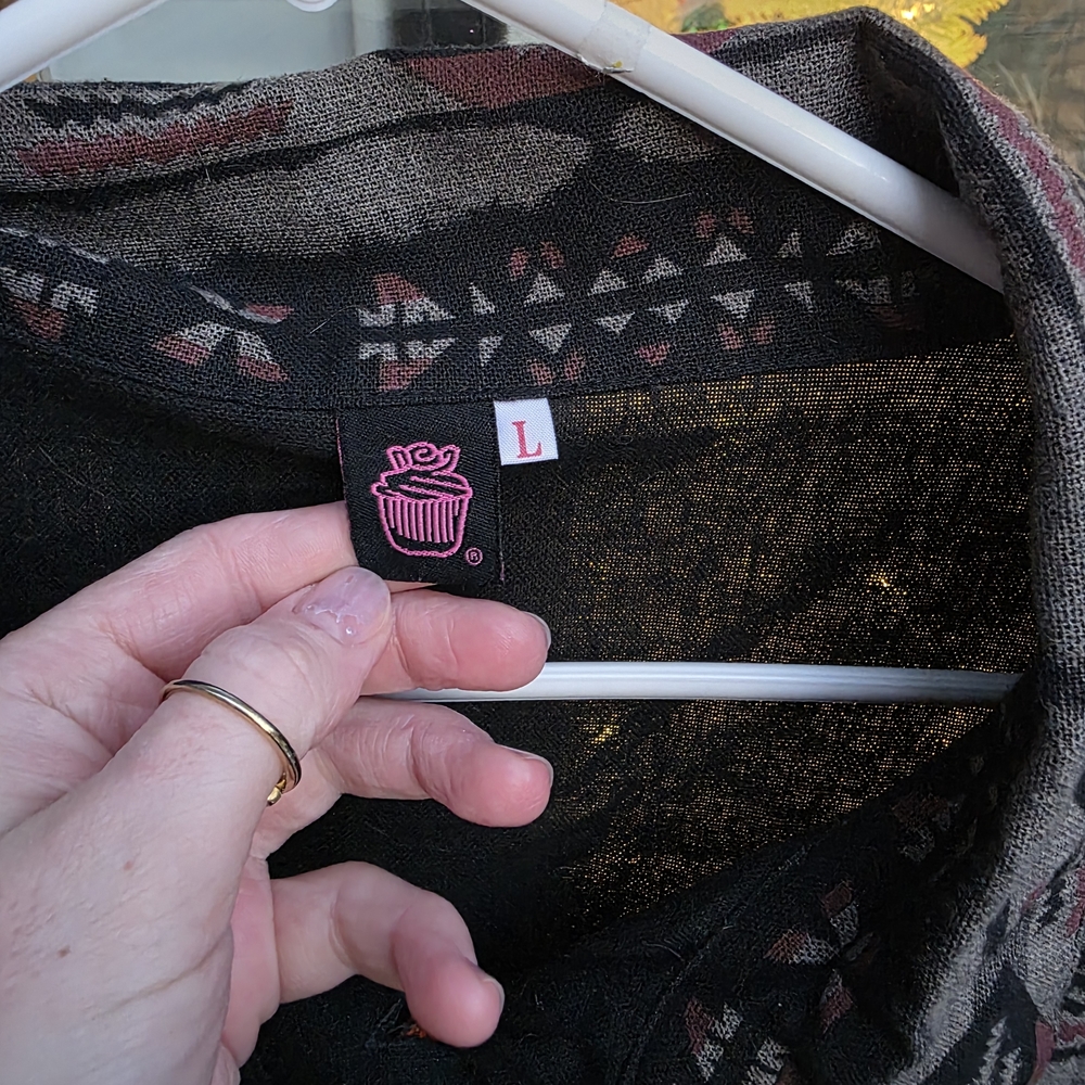 Geometric Patterned Button-Up Jacket - image 3